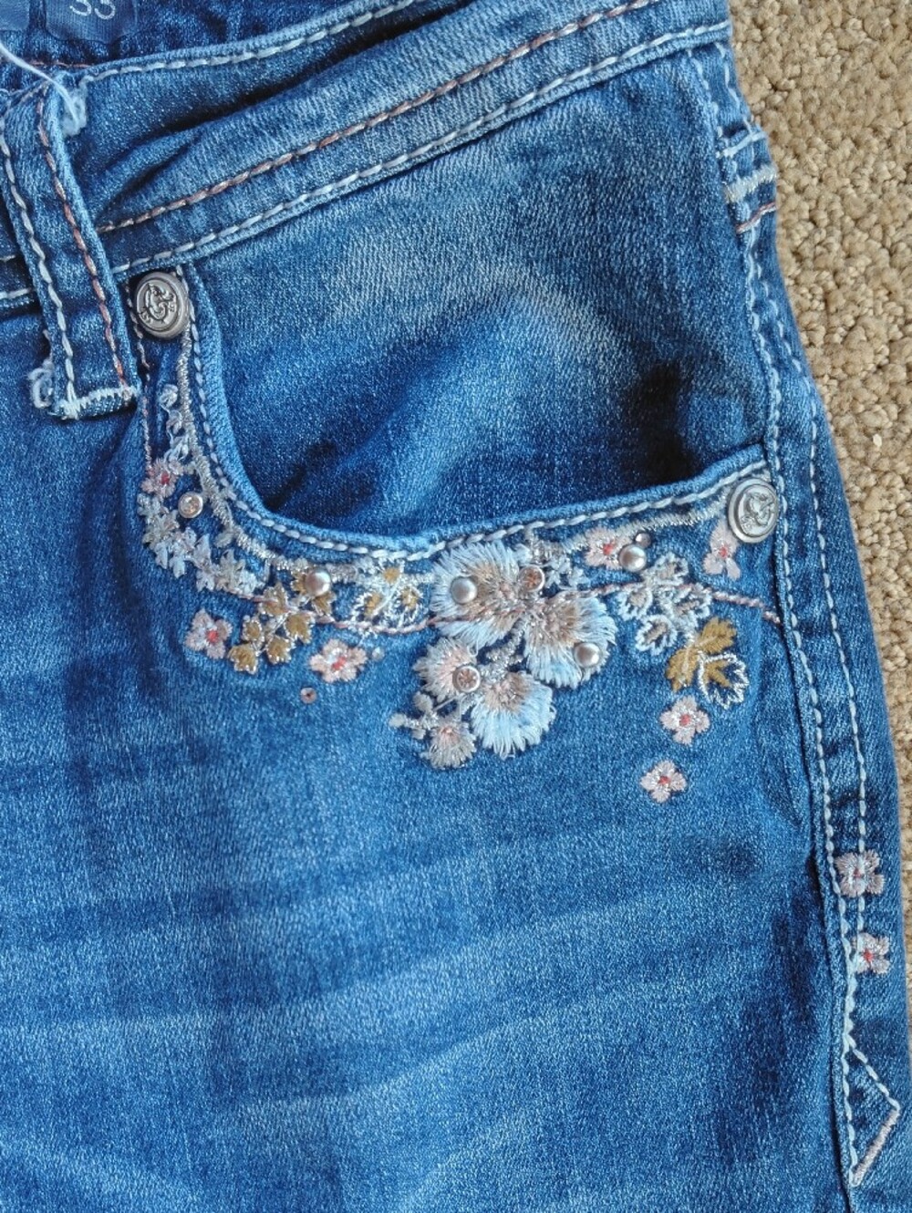 Grace in LA Easy Fit Midrise Jeans-Size 33 - Picture 5 of 10